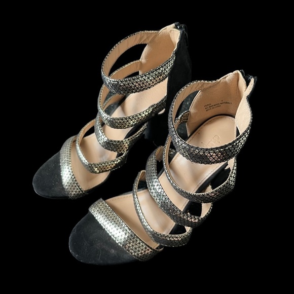 CR Metallic-Trim Strappy Dress
Sandals - Picture 4 of 5